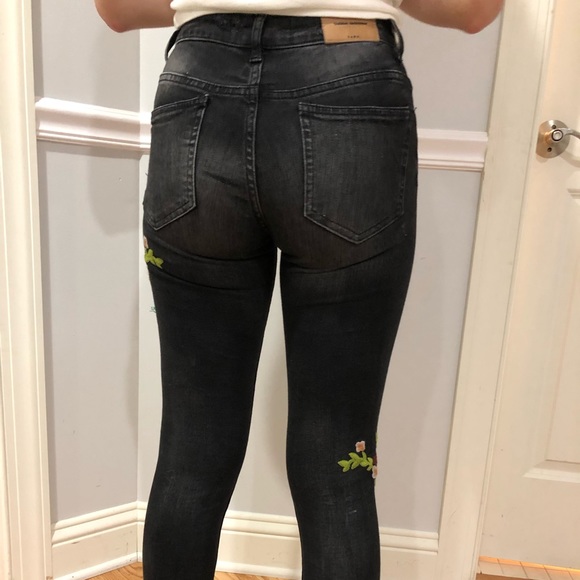 Zara Embroidered Skinny Jeans - Picture 2 of 5